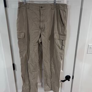 St Johns Bay Straight Fit Khaki Cargo Pants Men’s Size 36x30